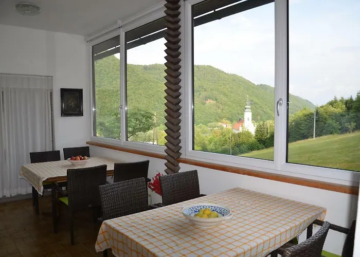 Haus Donaublick Habitación en casa particular Engelhartszell